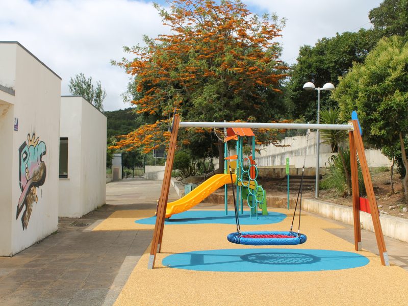 Fanhões -(f) – Escola EB1/JI de Fanhões – Novo Parque Infantil – Um novo Espaço de Brincadeira para as Crianças da Escola de Fanhões !
