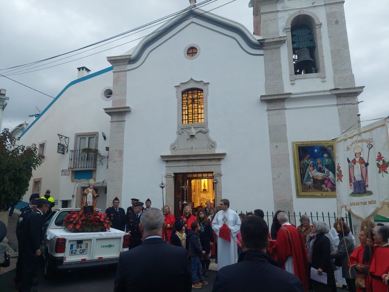 Igreja Matriz de Fanhões – Procissão em honra de São Saturnino de Fanhões, um importante acontecimento na Freguesia.
