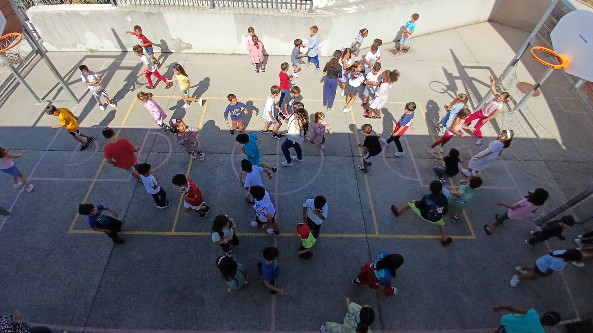 Escola EB/JI Casaínhos – DIA MUNDIAL DA CRIANÇA – Um dia cheio de Brincadeiras e diversas atividades de Dança e Poesia!