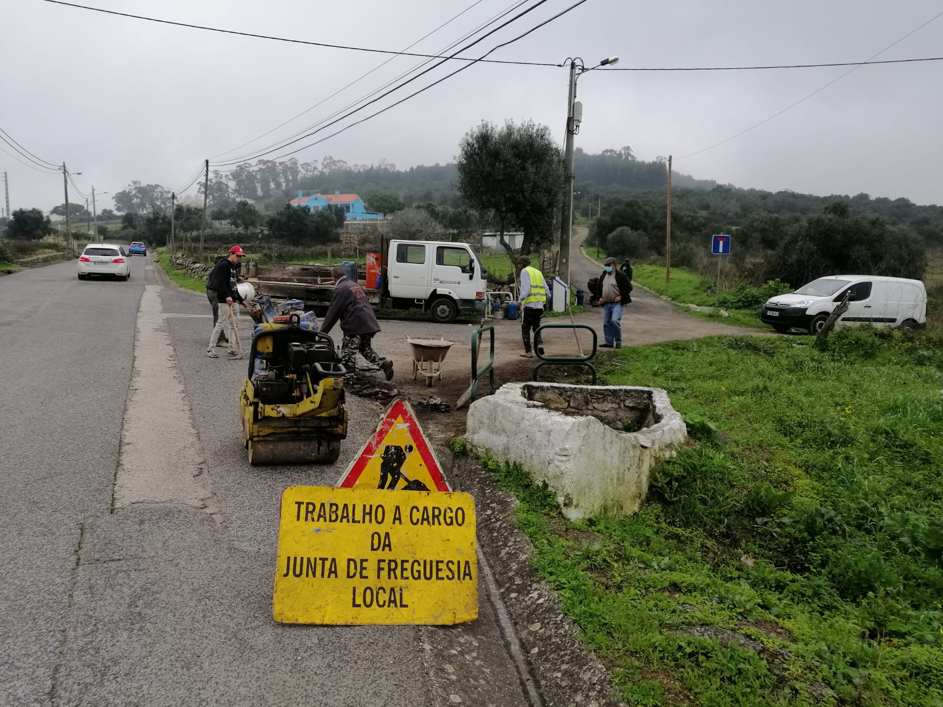 FREGUESIA DE FANHÕES – (f) Realizada uma intervenção corretiva de diversas estradas e ruas aumentando a segurança de quem aqui circula!
