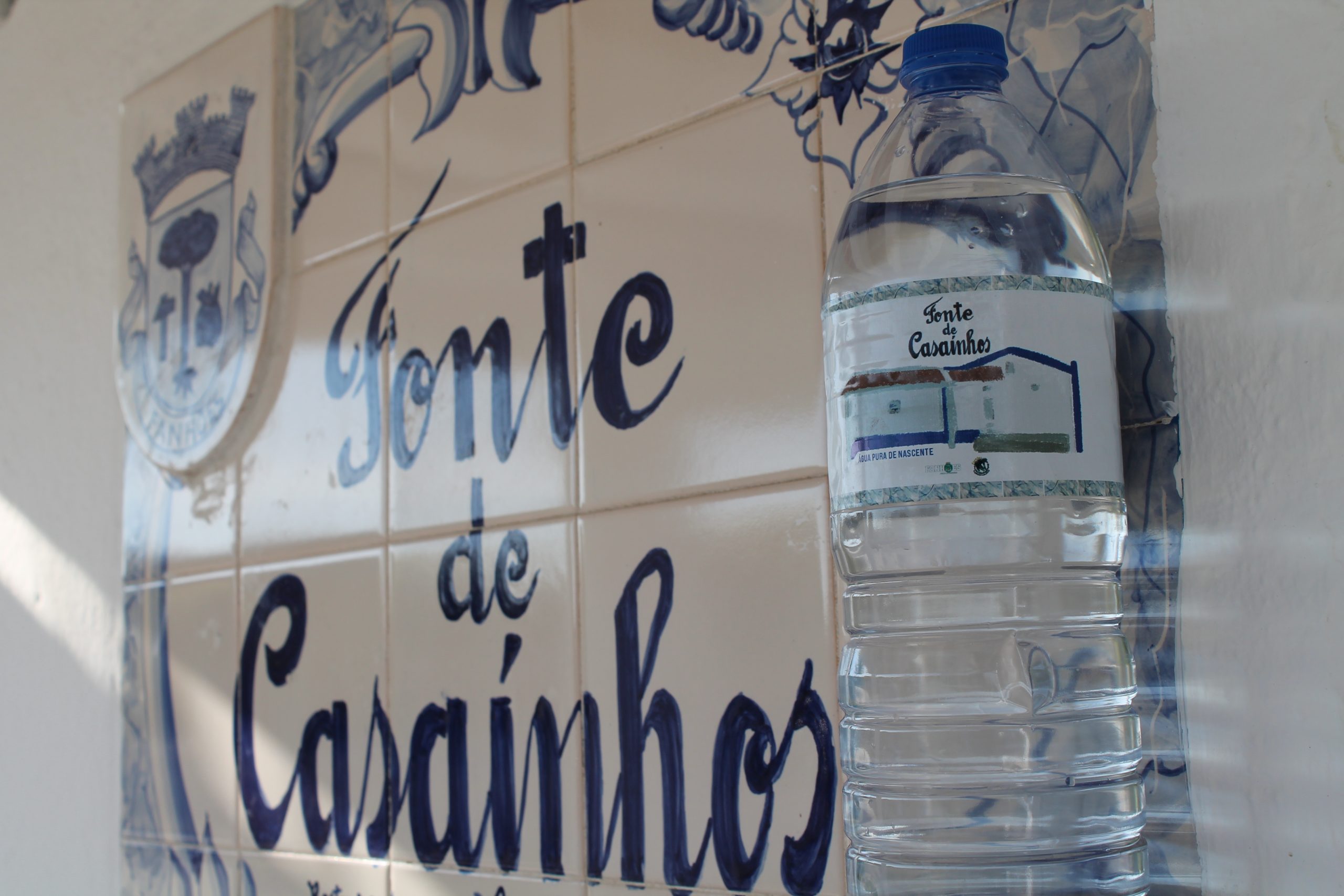 Dia Mundial da Água – A Junta de Freguesia de Fanhões, assinala este dia com a criação de um Rótulo alusivo à recuperação da Nascente da Fonte de Casaínhos.
