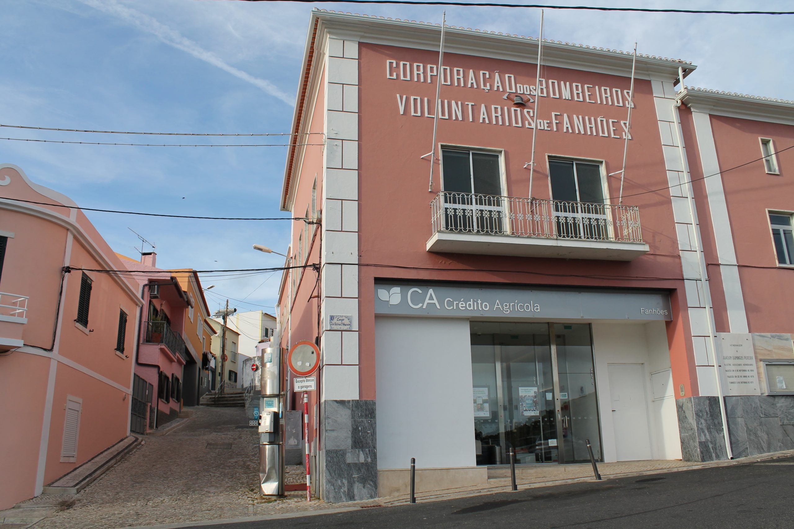 Crédito Agrícola – Encerramento do Balcão de Fanhões. Uma noticia triste para a população da Freguesia que se vê privada deste importante serviço de proximidade.