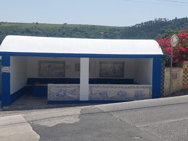 RIBAS DE CIMA -(rc) Manutenção dos Lavadouros, preservando esta obra importantíssima para a Freguesia.