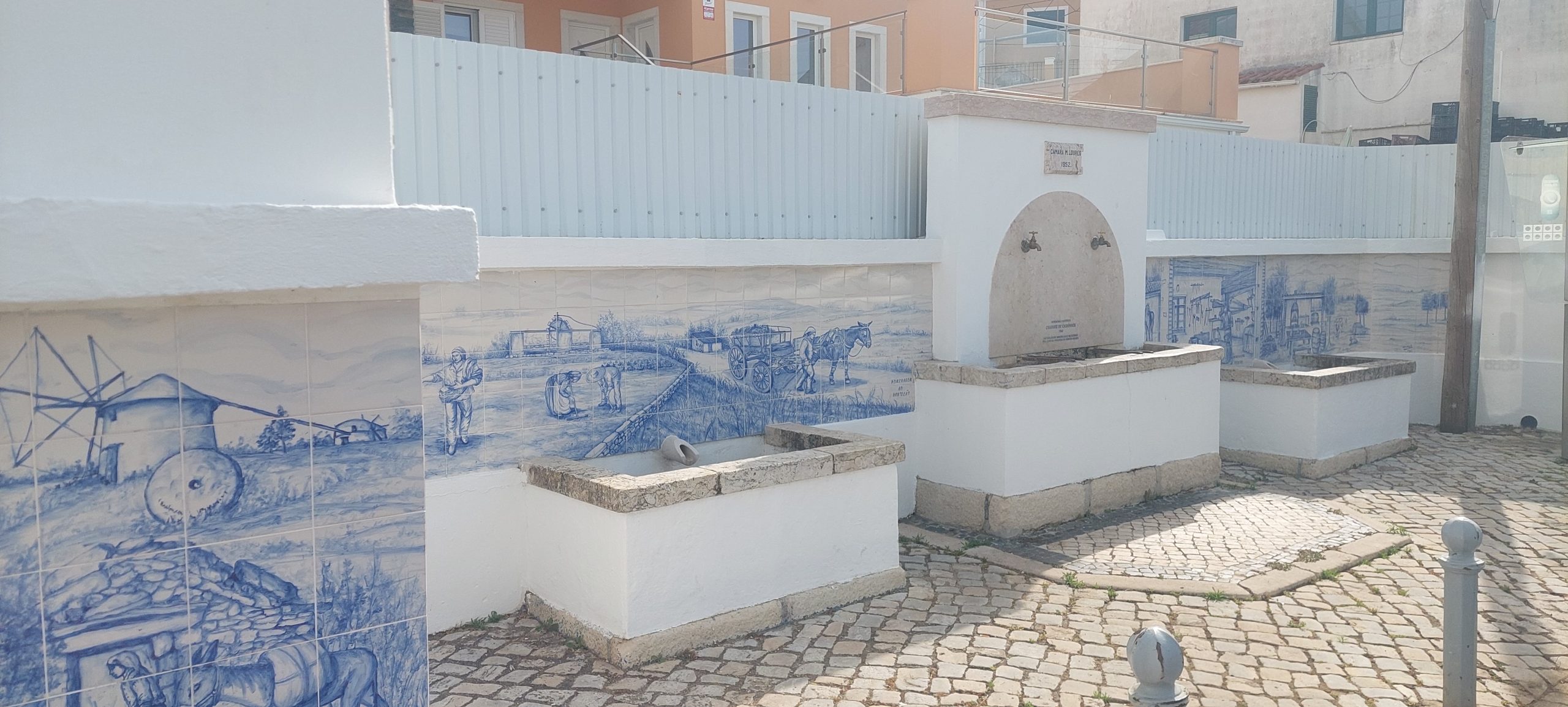 Casaínhos -(c) Manutenção do Chafariz, preservando esta obra importantíssima para a Freguesia.