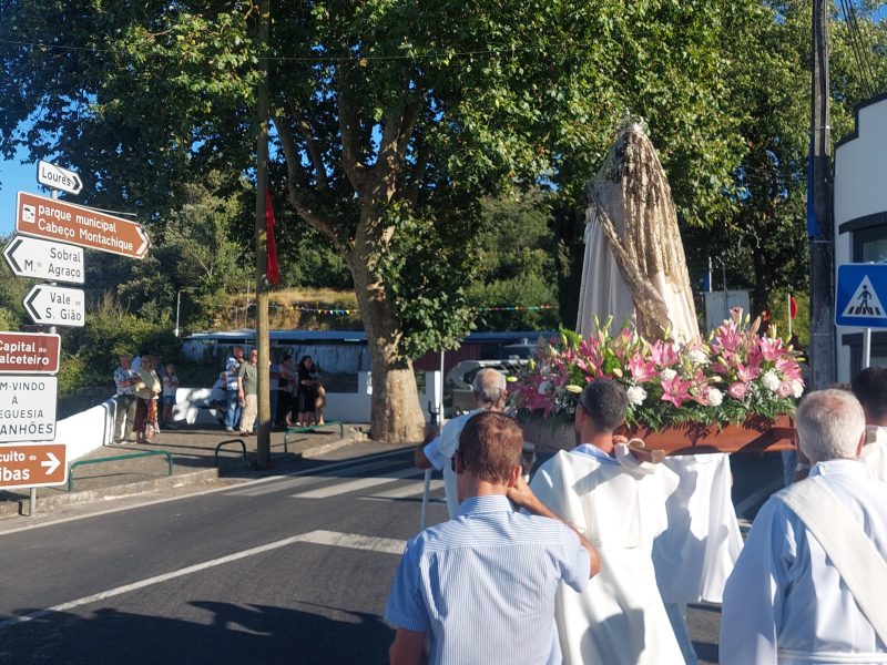 Igreja do Cabeço de Montachique – Paróquia de Fanhões – Procissão em Honra de Nossa Senhora do Livramento, um momento de grande importância Religiosa na Freguesia.