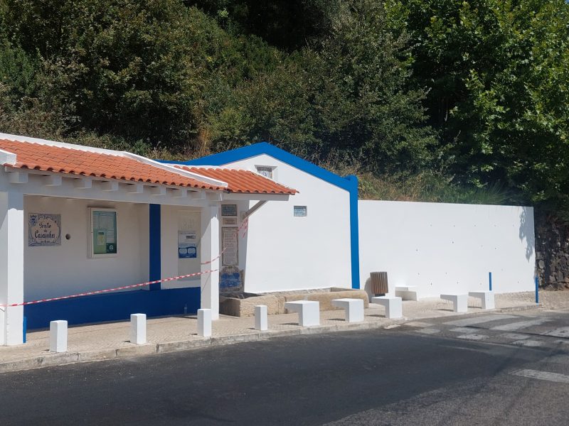 CASAINHOS -(c) Fonte de Casainhos – Manutenção geral de limpeza e Pintura que dignificou todo este Património.