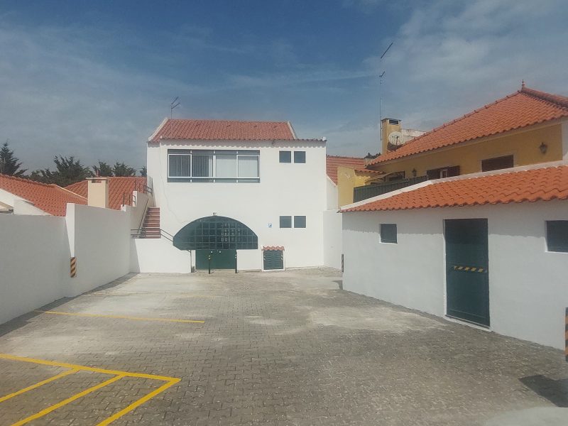 Casaínhos -(c) Rua de Timor – Pátio Edifício Grupo dos 31 – Concluídas as Obras do Parque de Estacionamento público. Uma bolsa de estacionamento para 4 viaturas que beneficia a localidade e melhora o parqueamento e a mobilidade.