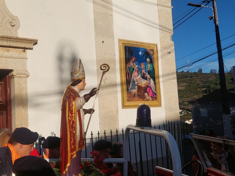 Igreja Matriz de Fanhões – Procissão em honra do padroeiro São Saturnino, um importante acontecimento religioso na Freguesia.