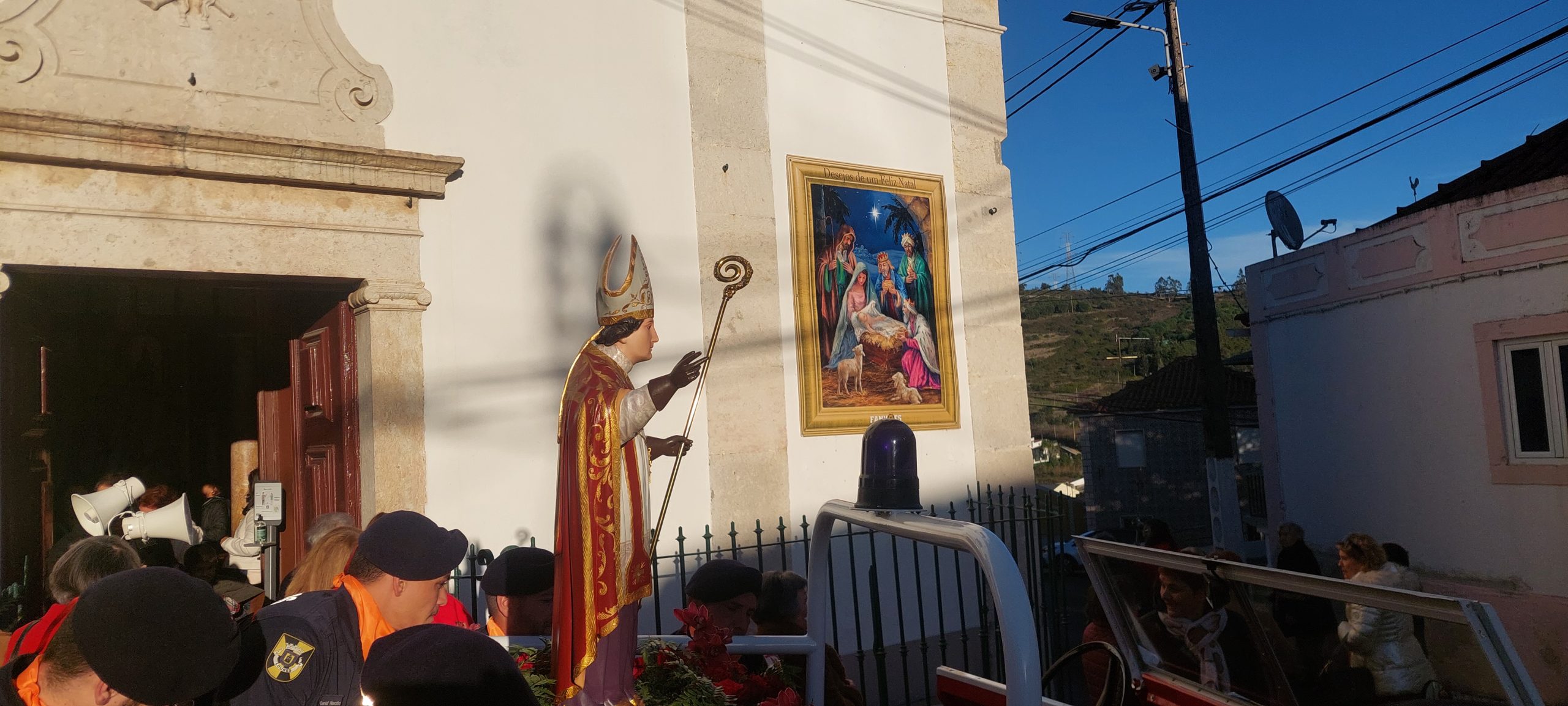 Igreja Matriz de Fanhões – Procissão em honra do padroeiro São Saturnino, um importante acontecimento religioso na Freguesia.