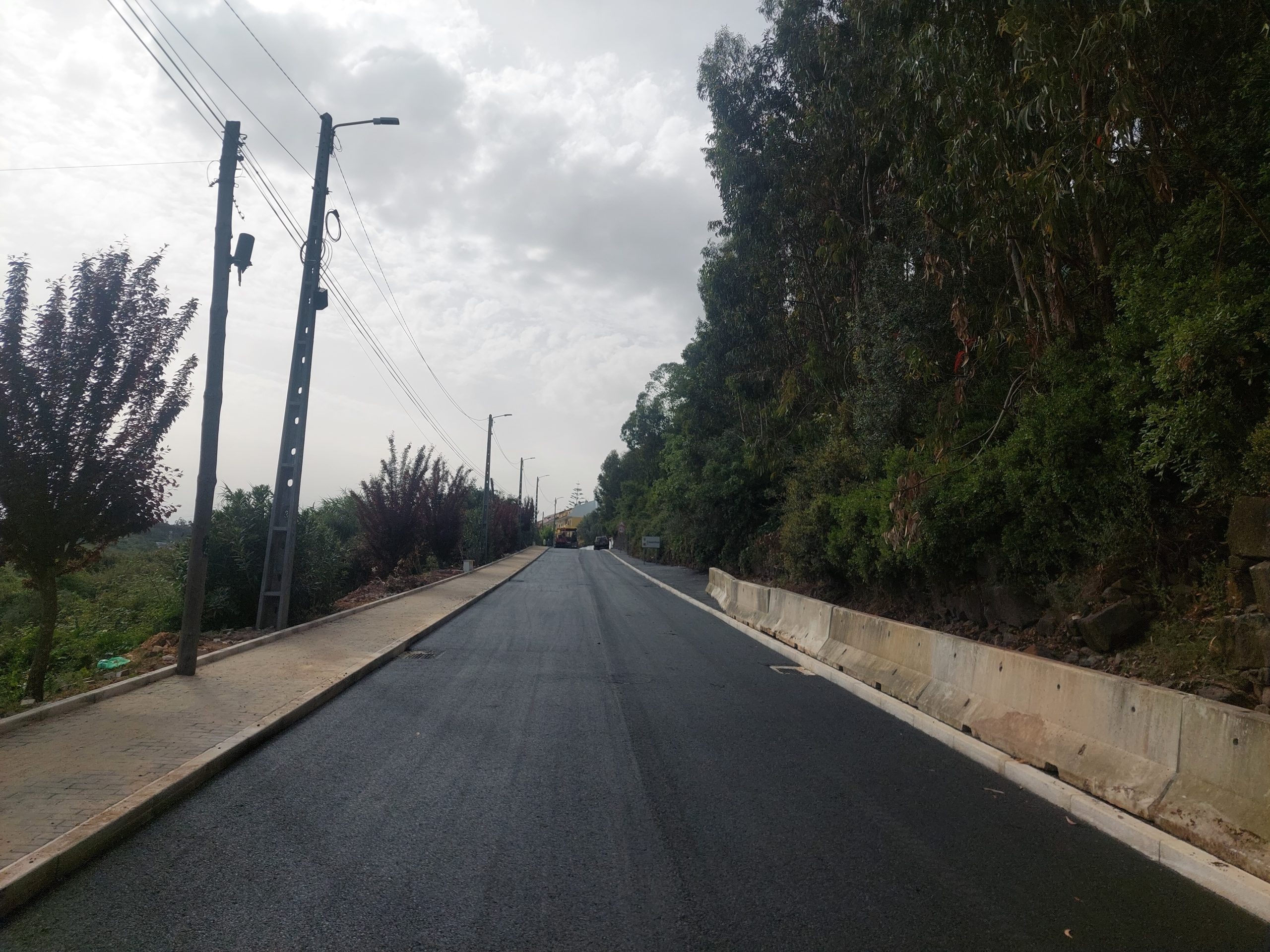 Freguesia de Fanhões – Obras na Estrada Municipal 541 – Entre a Fonte de Casaínhos e Monte Esperança. Abre no final do dia de hoje 20.04.2026 à Circulação!