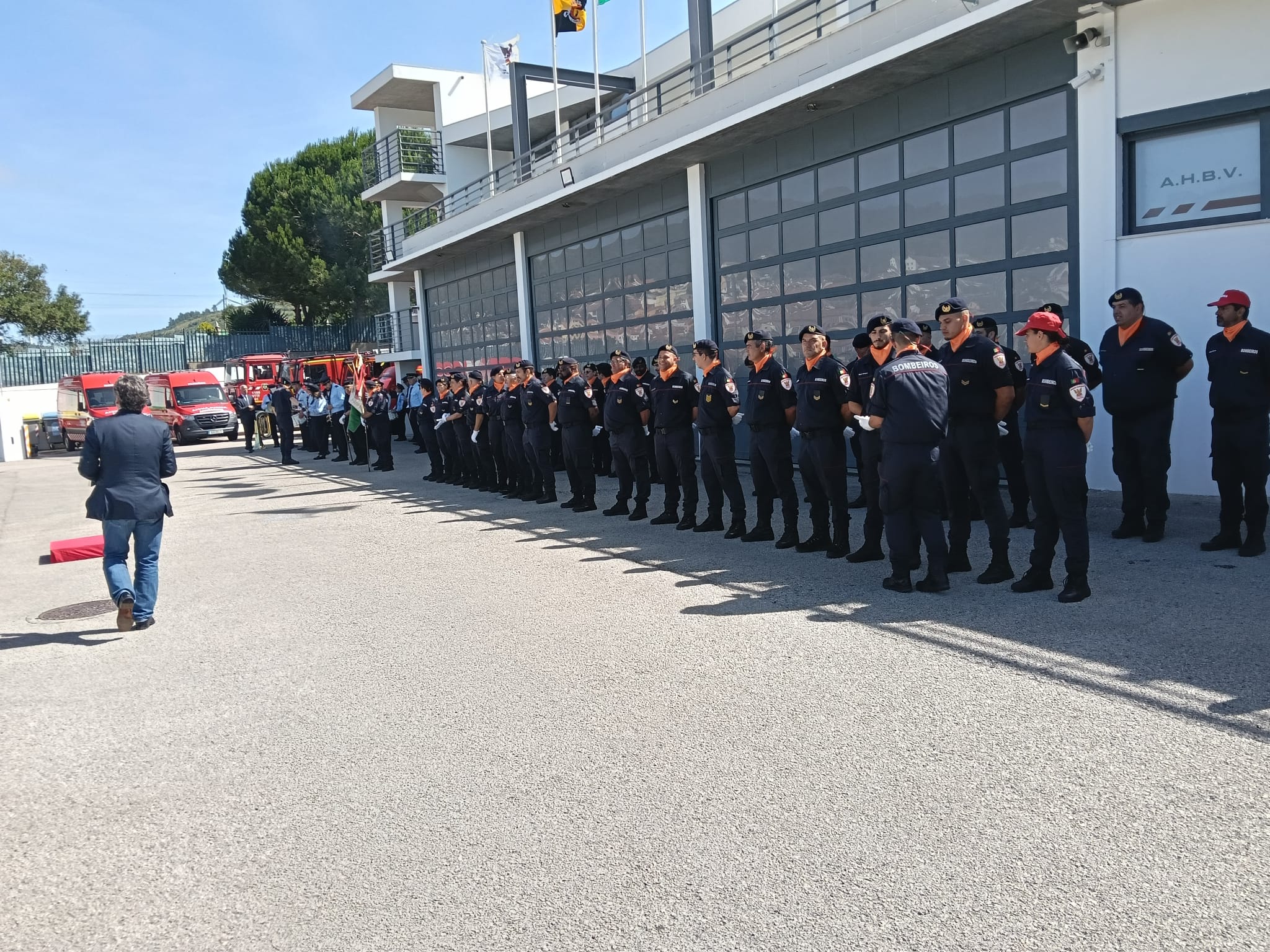 98º Aniversário da Associação Humanitária de Bombeiros Voluntários de Fanhões – Romagem ao Cemitério e Sessão Solene de homenagem no Quartel Operacional!