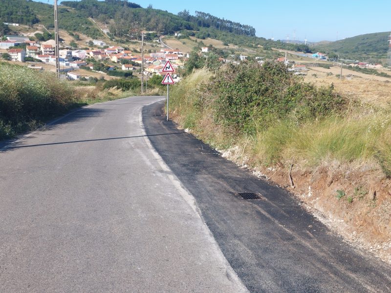 TORRE DA BESOEIRA -(tb) Rua Alto das Noras – Asfaltamento das bermas e caixas de drenagem, tornando o local mais seguro, com o aumento da via.