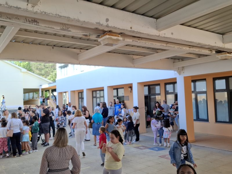 Escola EB/JI Fanhões – Assinala o Dia Mundial da Alimentação, apresentando sobremesas saudáveis e angariando alimentos em cabazes solidários, para famílias necessitadas. Escola EB/JI Fanhões – Assinala o Dia Mundial da Alimentação, apresentando sobremesas saudáveis e angariando alimentos em cabazes solidários, para famílias necessitadas.